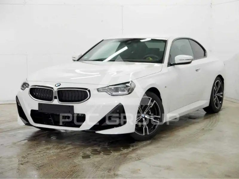 2025 BMW 220