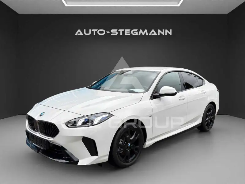 2025 BMW 220
