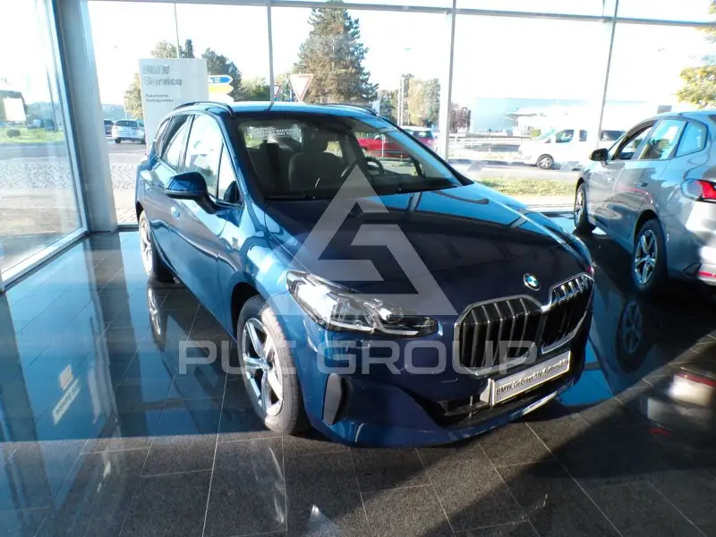 2025 BMW 220