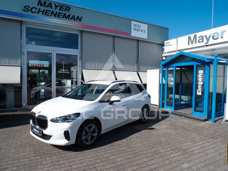 2025 BMW 220