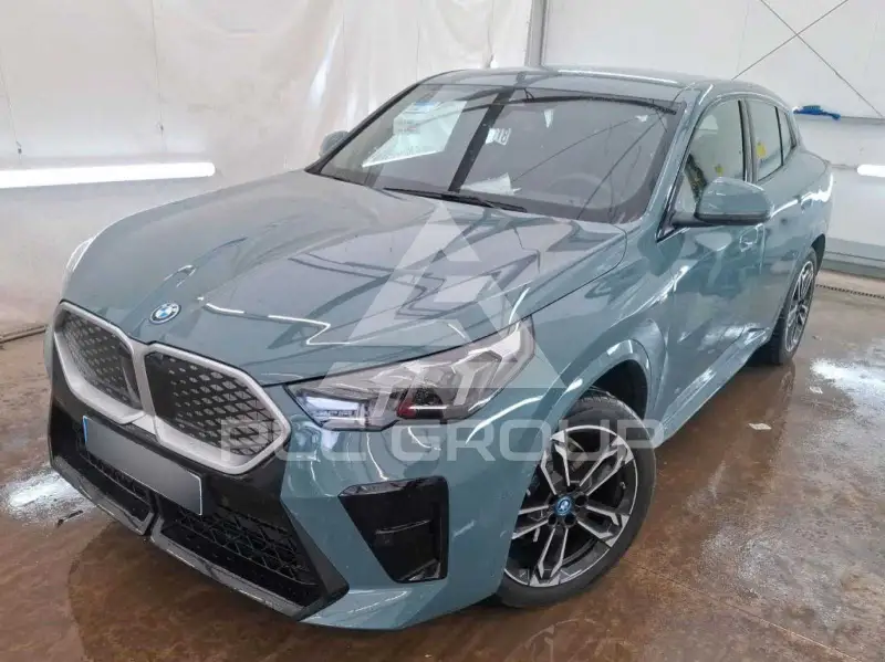 2025 BMW iX