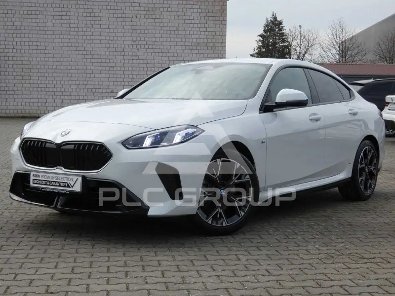 2025 BMW 220