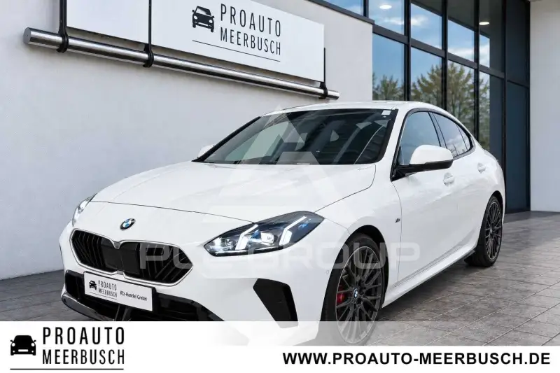 2025 BMW 220
