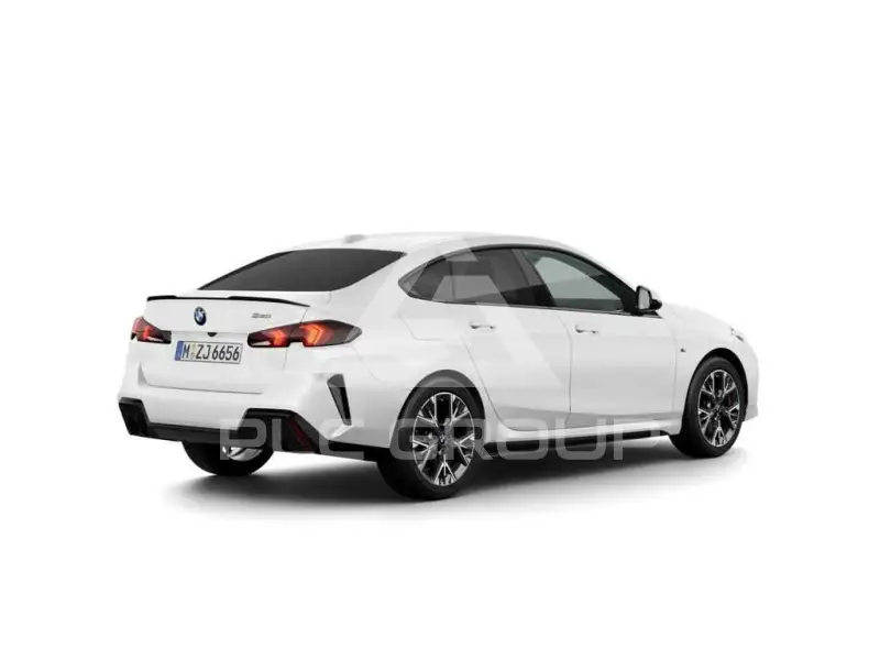 2025 BMW 220