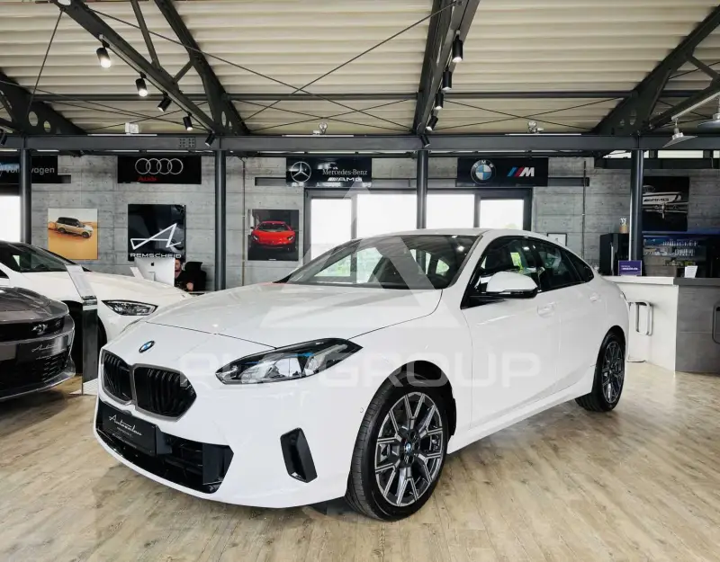2025 BMW 220