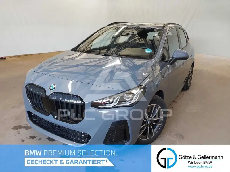 2025 BMW 223