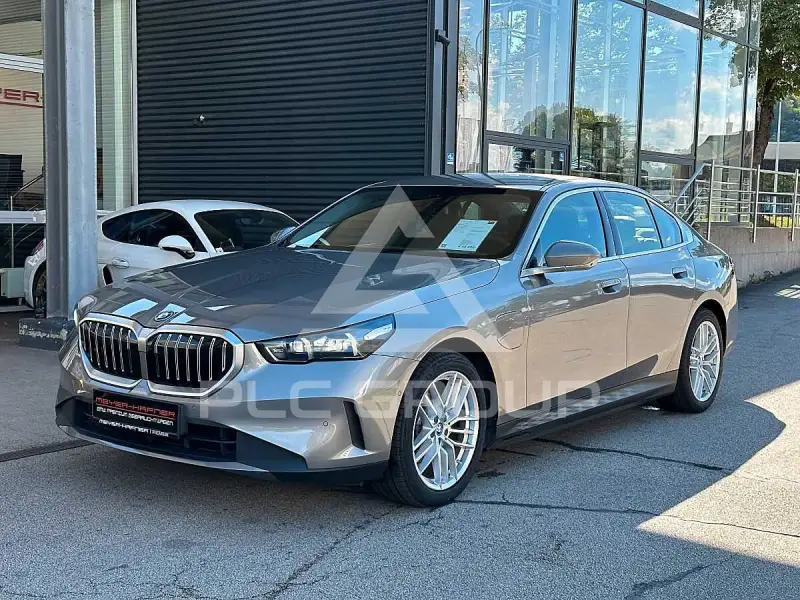 2025 BMW 530