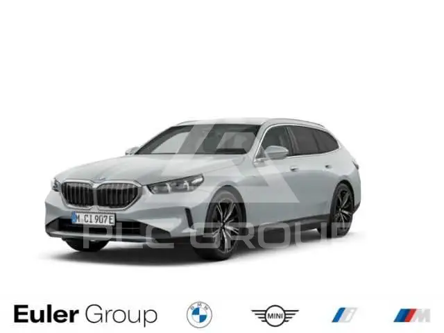 2025 BMW 530