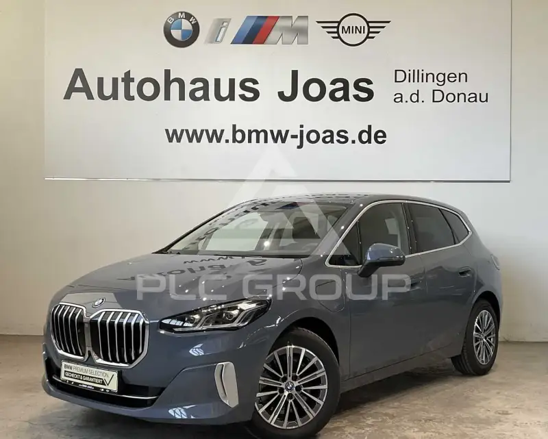 2025 BMW 230