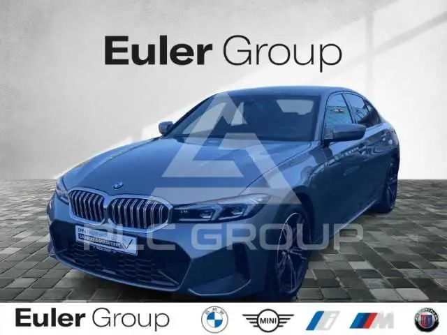 2025 BMW 320
