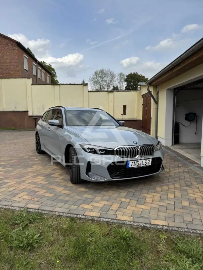 2025 BMW 320
