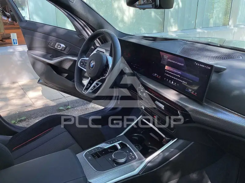 2025 BMW 320