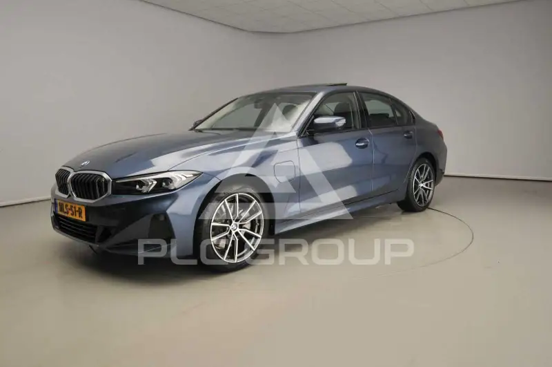 2025 BMW 330