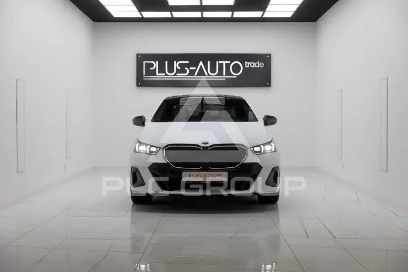 2025 BMW 540