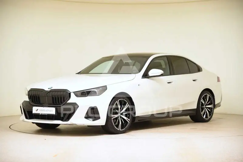 2025 BMW 540