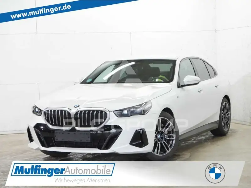 2025 BMW 540