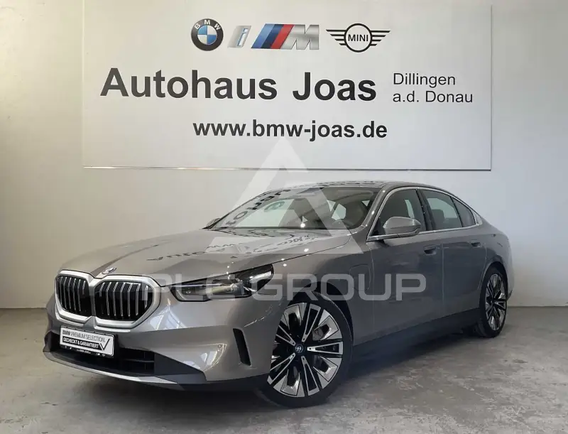 2025 BMW 550