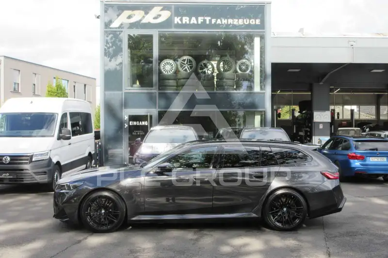 2025 BMW M5