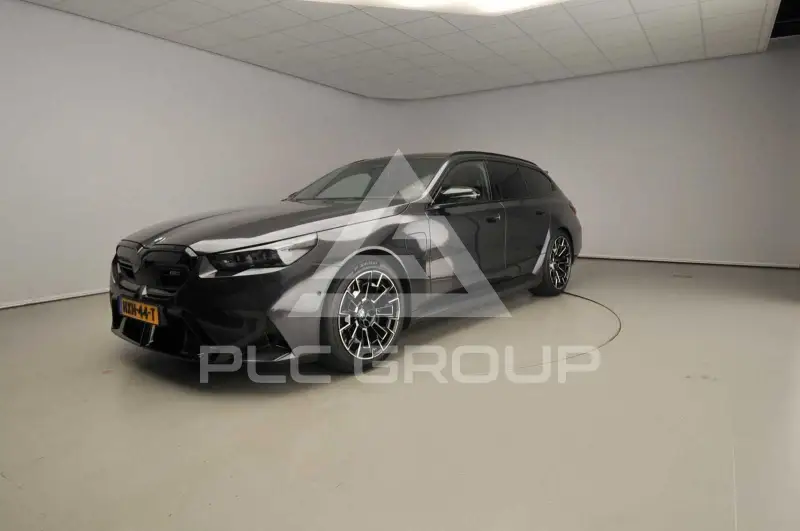 2025 BMW M5