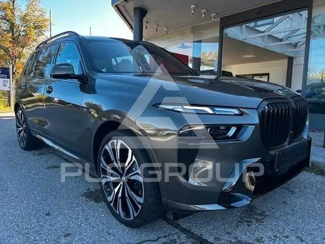 2025 BMW X7