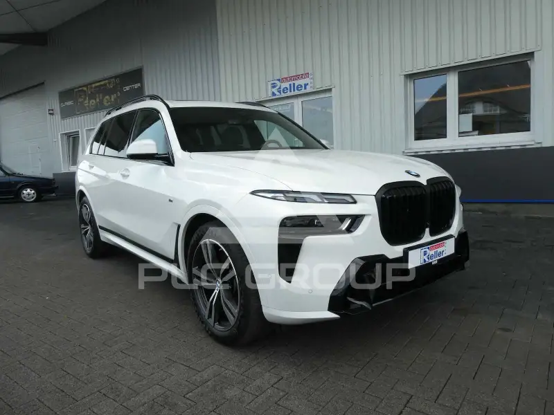 2025 BMW X7