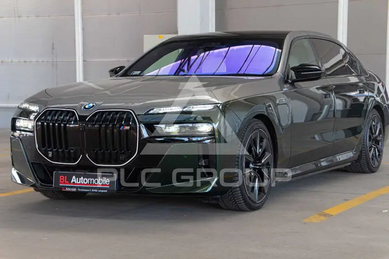 2025 BMW M7