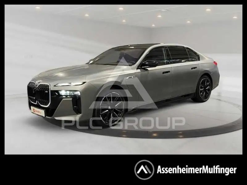 2025 BMW M7