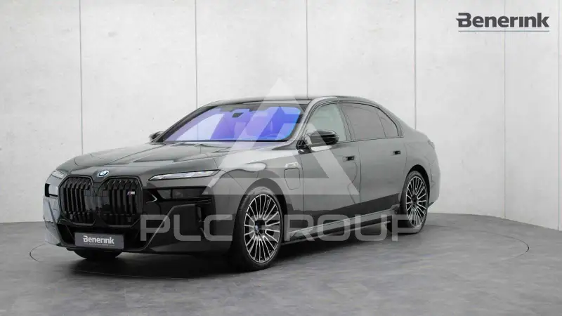 2025 BMW M7