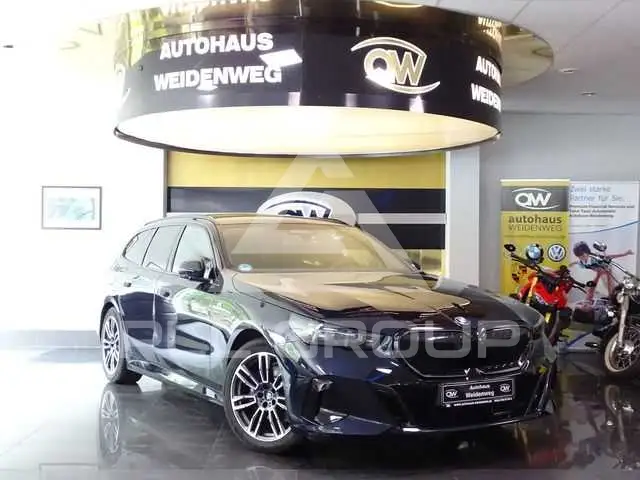2025 BMW 520