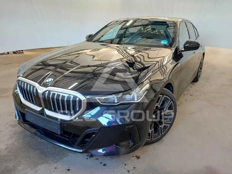 2025 BMW 520