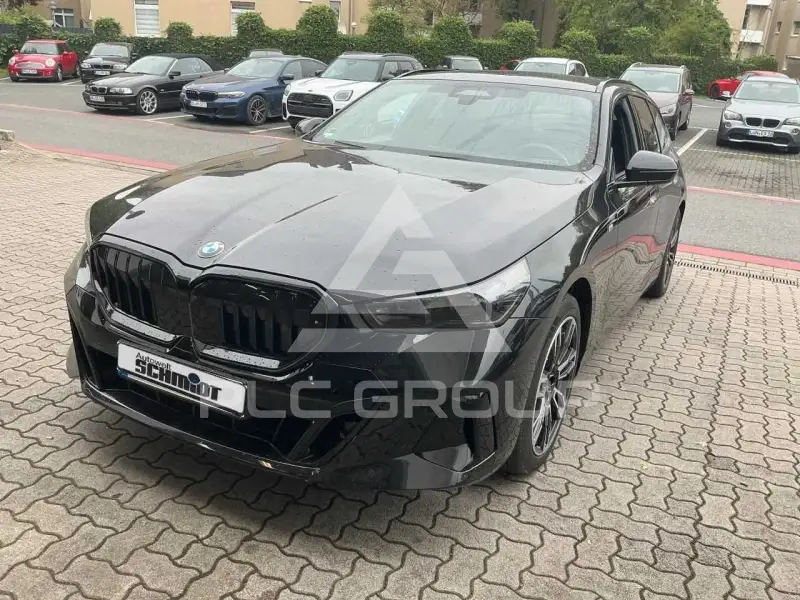 2025 BMW 520