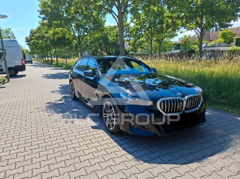 2025 BMW 520