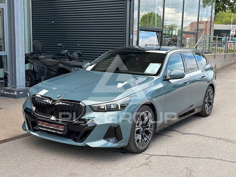 2025 BMW 520