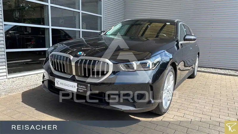 2025 BMW 520