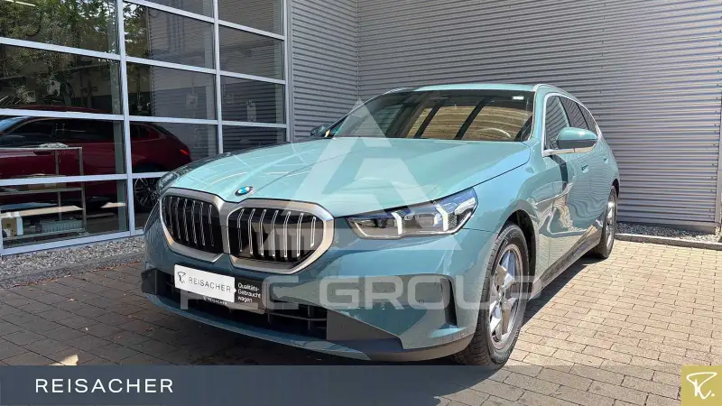 2025 BMW 520