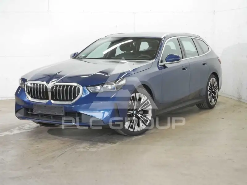 2025 BMW 520