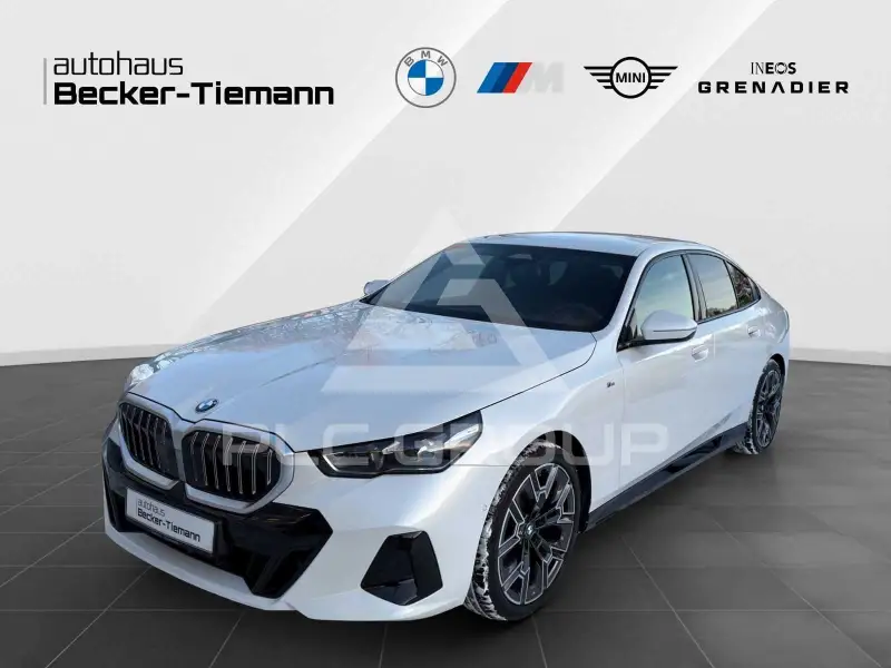 2025 BMW 520