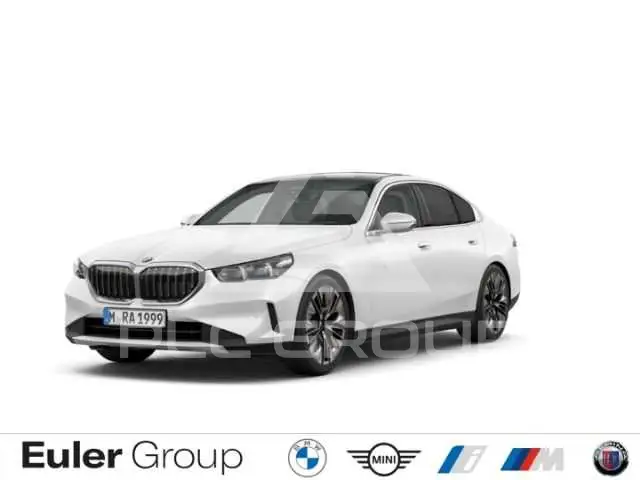 2025 BMW 520