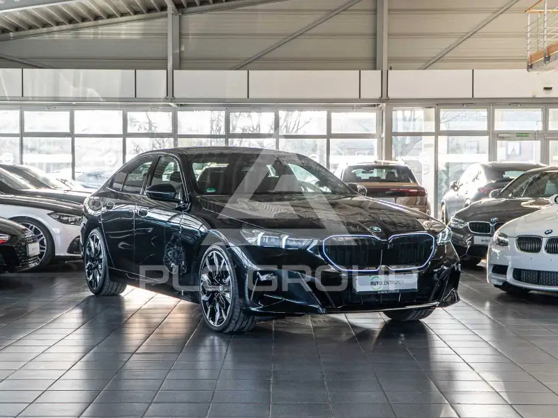 2025 BMW 520