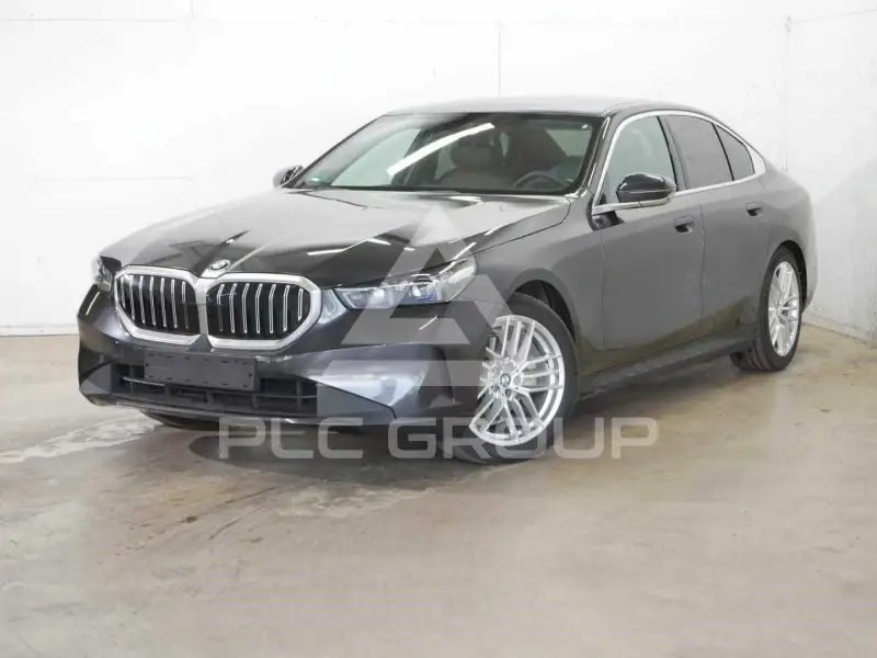 2025 BMW 520