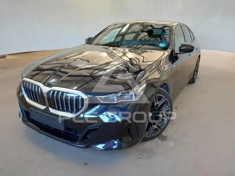 2025 BMW 520