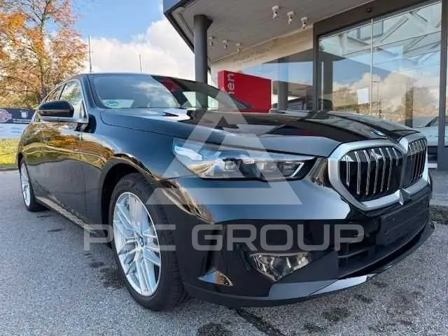 2025 BMW 520