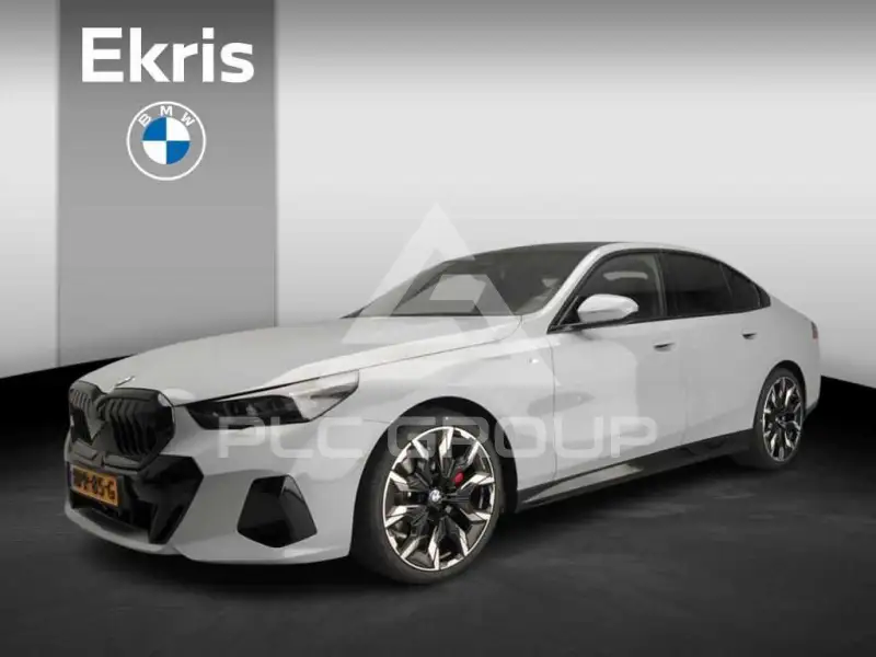 2025 BMW 520