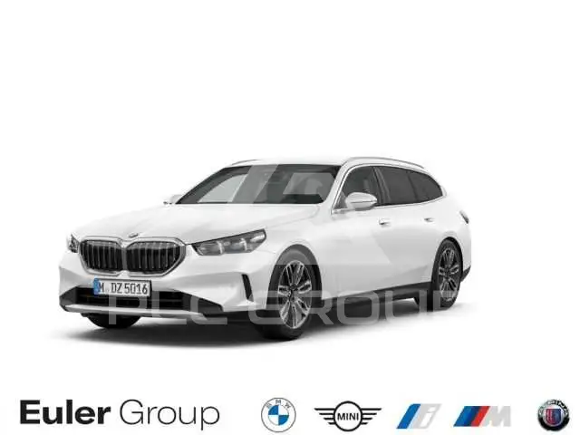 2025 BMW 520