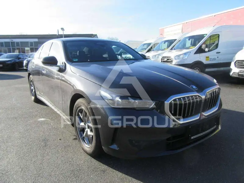 2025 BMW 520