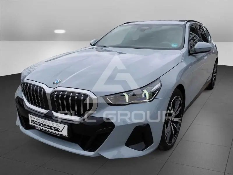 2025 BMW 520