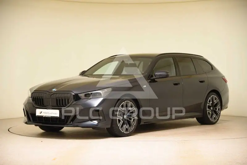 2025 BMW 520