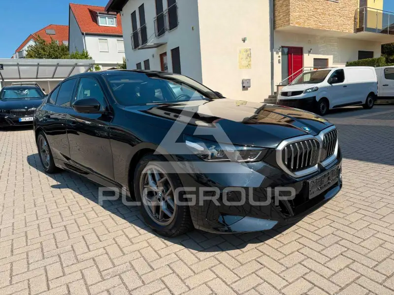 2025 BMW 520