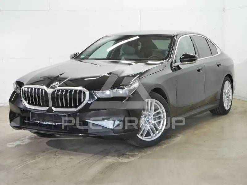 2025 BMW 520