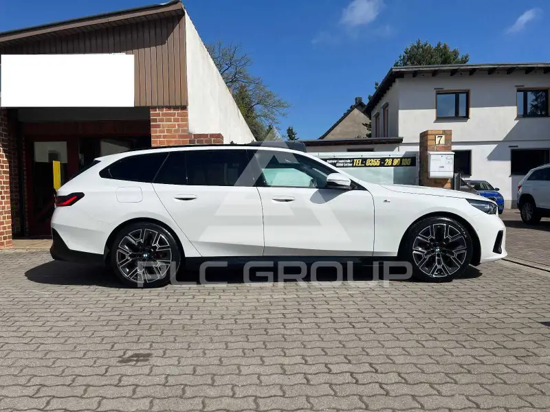 2025 BMW 520
